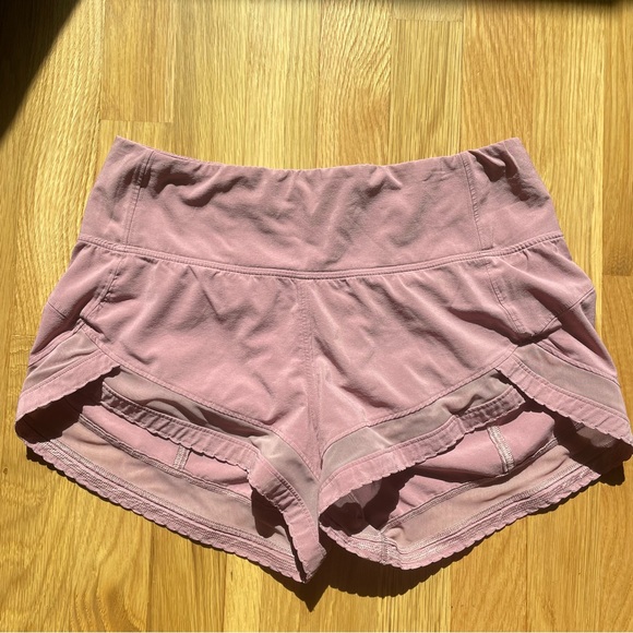 Lululemon Shorts Size 2 - Picture 1 of 4